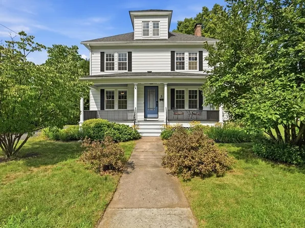 3 McKinley Ave, Easthampton, MA 01027