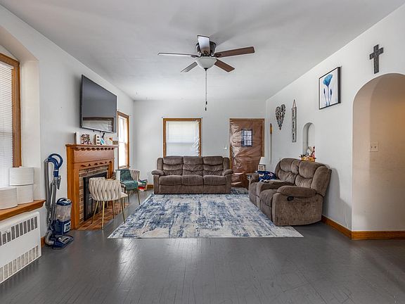 4th image of 714 N Oneida St
