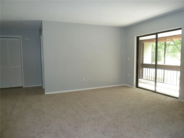 212 Caryl Way #212 — Photo 4
