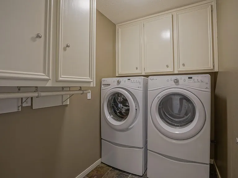 2108 Lakeway Dr — Photo 19