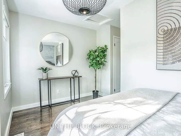 49 Leslie St — Photo 45