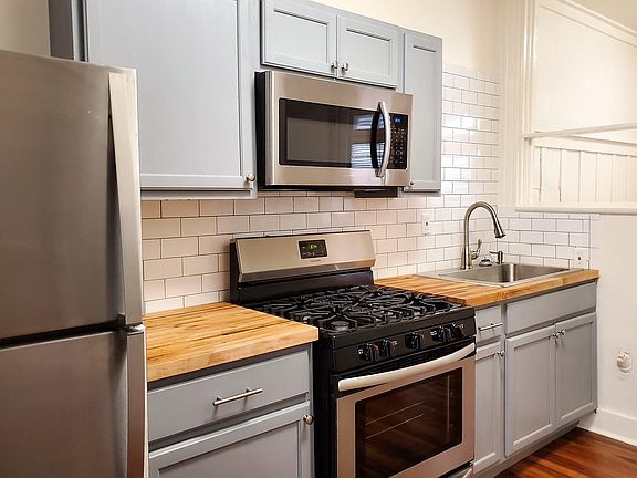 3rd image of 526 E Dewey Pl APT 2