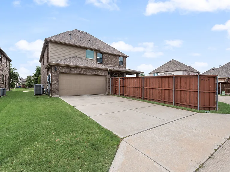 9814 Gristmill Ln — Photo 28