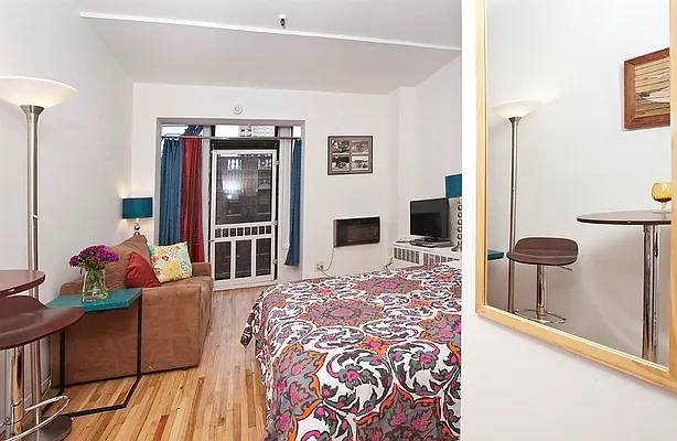 Rented by Voro, LLC | media 11