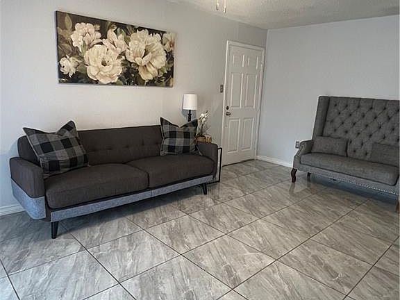 5th image of 712 Toronto Ave #6