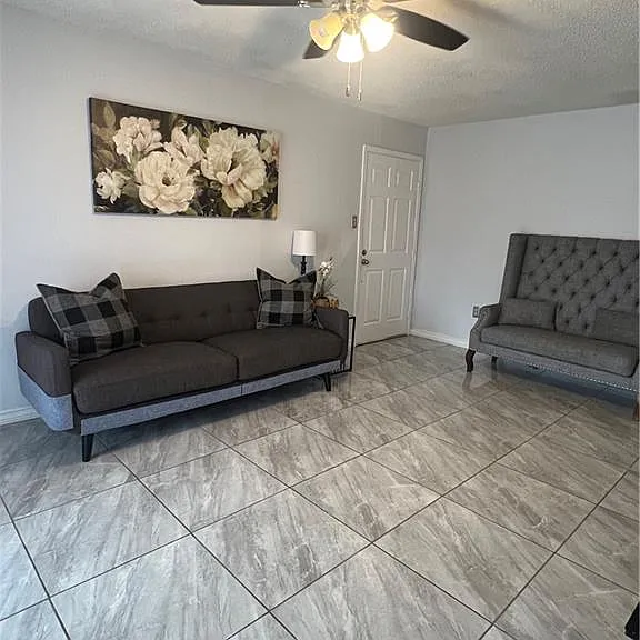 712 Toronto Ave #6 — Photo 5