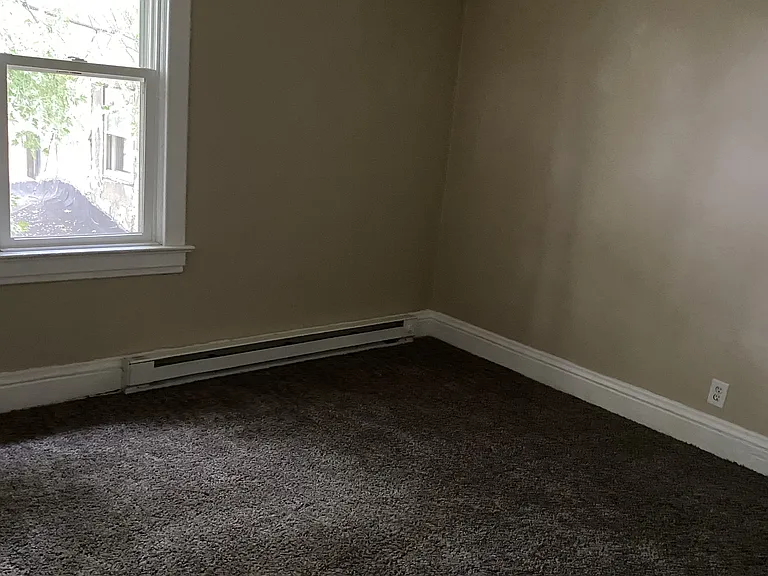 227 6th St S #2 — Photo 7