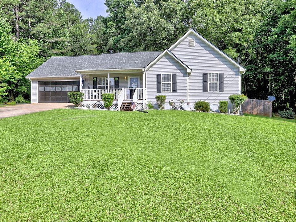 1st image of 300 Willow Ln