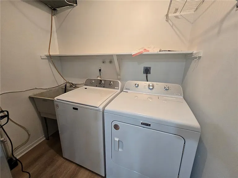 965 Hill Dr — Photo 19