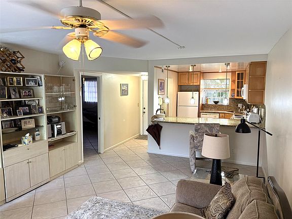 4th image of 630 Tennis Club Drive #202