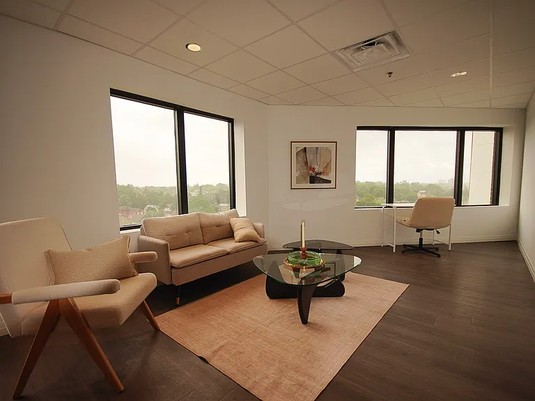 387 King St E #407 — Photo 12