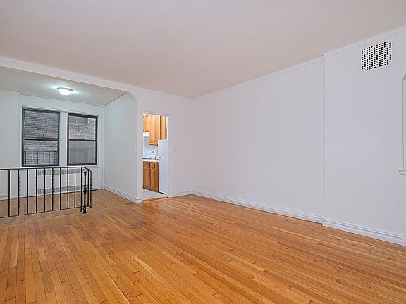 3rd image of 55 E 190th St APT 24