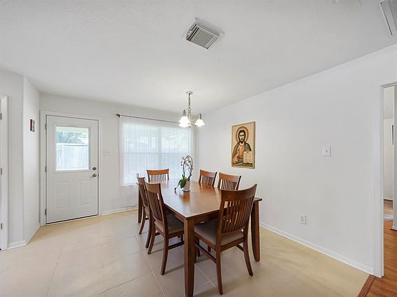 2nd image of 19118 Lakota Dr
