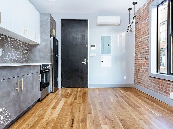2nd image of 461 Saratoga Ave #3R