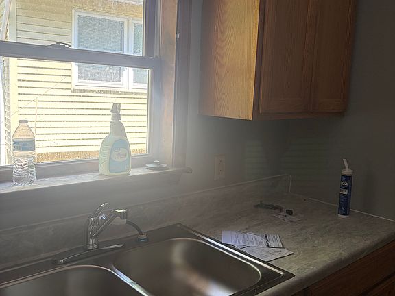 2nd image of 445-47 S Beech St S
