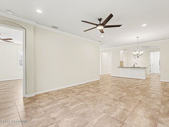 5th image of 7663 Loren Cove Dr