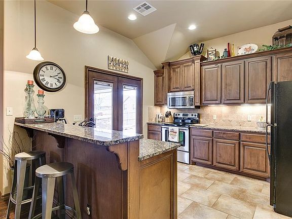 4th image of 7721 Twin Oaks Dr