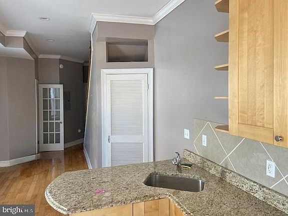 5th image of 2106 South St #2