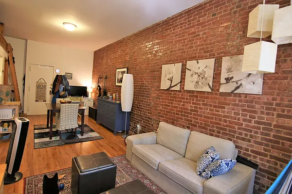 Rented by JK Dansar Corp | media 5