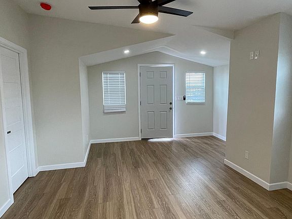 3rd image of 3830 Marlborough Ave #3830