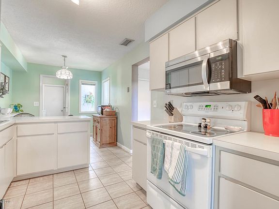 1740 Quail Trail Melbourne FL-large-008-