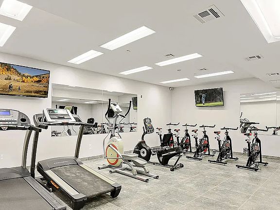 5th image of 202 Macon St #1D