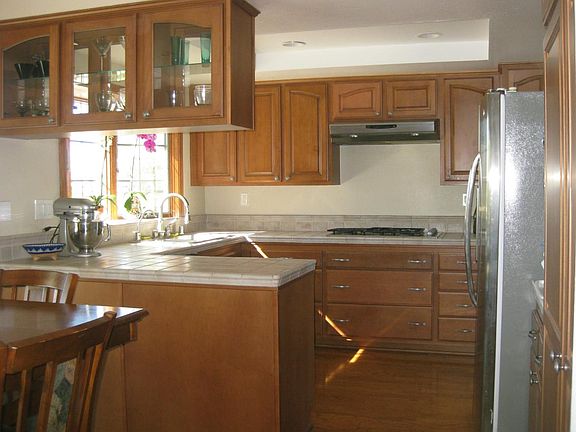 3rd image of 665 S Londerry Ln