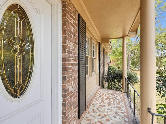 5th image of 133 Summerhill Dr