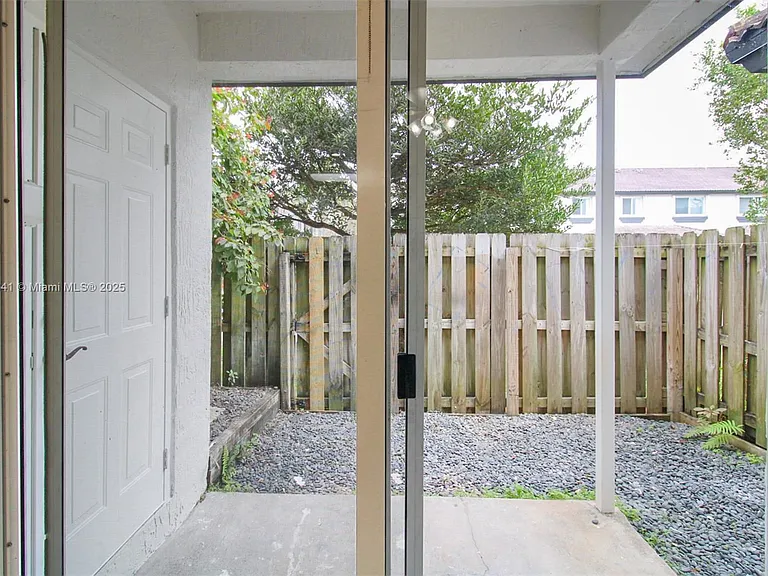 2205 SE 23rd Rd — Photo 16