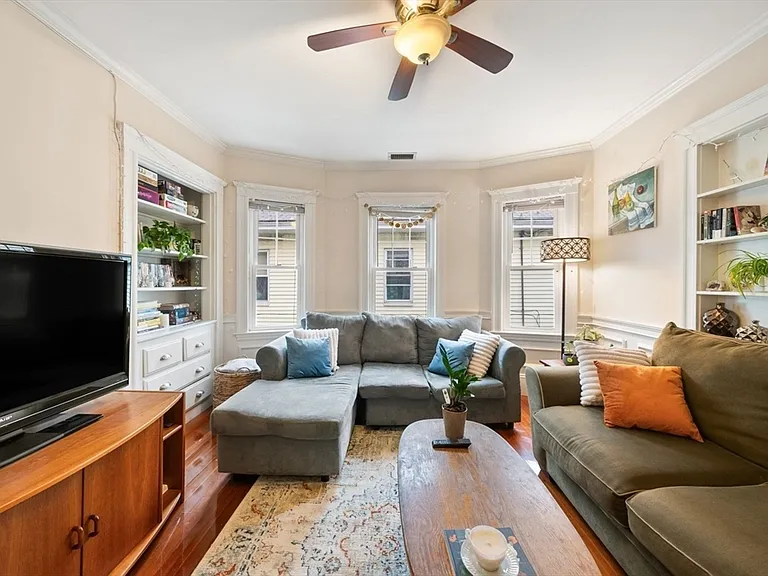 16 Easton St #2 — Photo 1