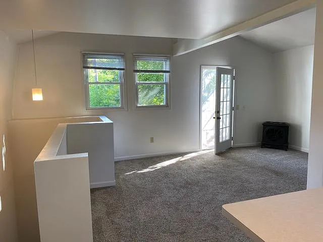 22 Van Buren St #3 — Photo 4