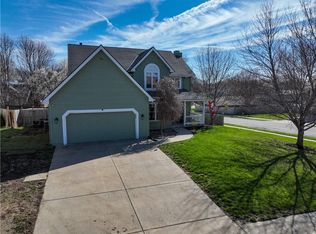 8701 N McDonald Ave, Kansas City, MO 64153