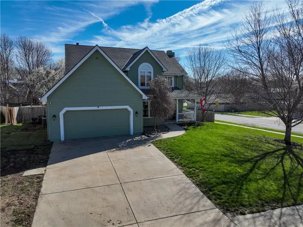 8701 N McDonald Ave, Kansas City, MO 64153
