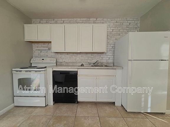 5th image of 2720 Hempstead Dr