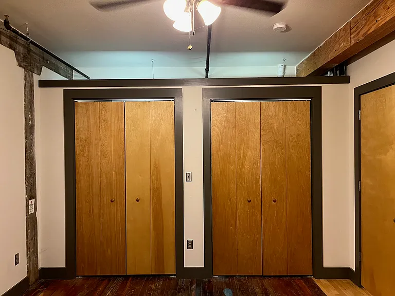 222 N Central St — Photo 16