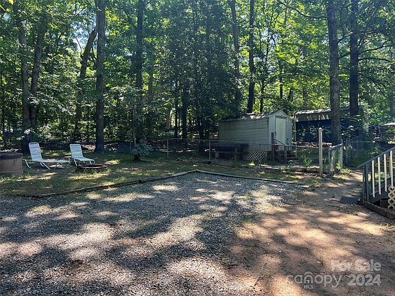 5th image of 4038 Shasta Ln