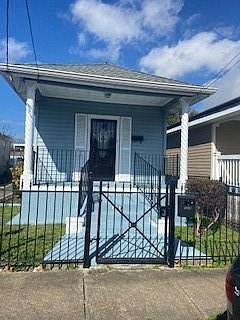 1st image of 1822 Piety St