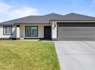 811 N Beech Ave, Pasco, WA 99301