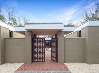 93 Carriage Rd, Wilton, CT 06897