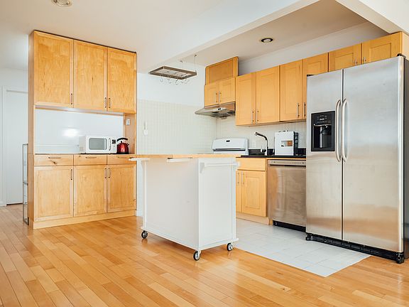 2nd image of 408 Harman St APT 2