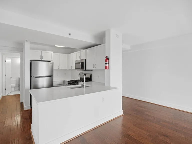 800 4th St SW #S702 — Photo 7