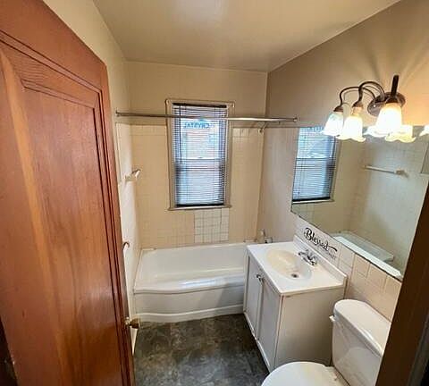 5th image of 5409 N 40th St