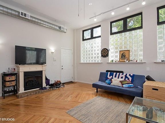 3rd image of 2156 W Potomac Ave #1