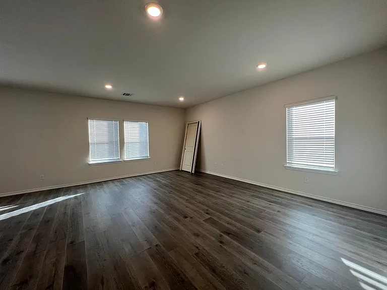 329 Sage St — Photo 6