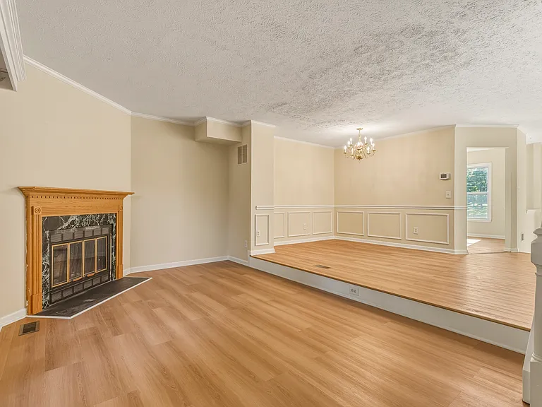 55 Oak Crest Ct — Photo 4