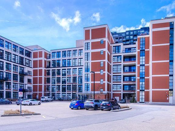 3rd image of 404 King St W #405