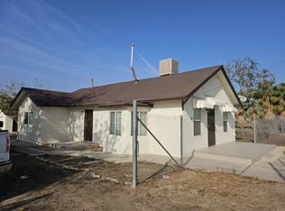 25 Fairfax Rd, Bakersfield, CA 93307