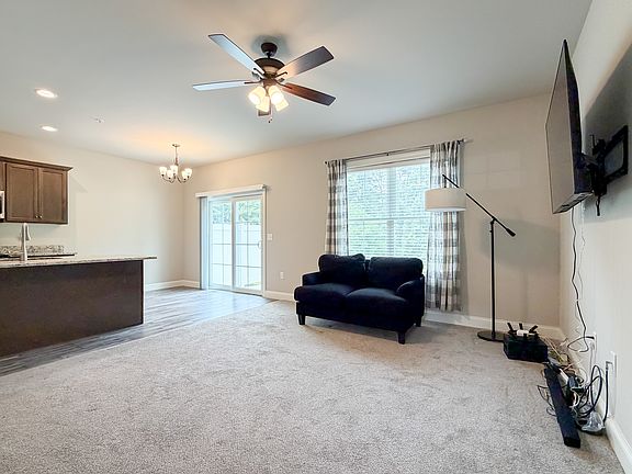 4th image of 207 Sage Blvd