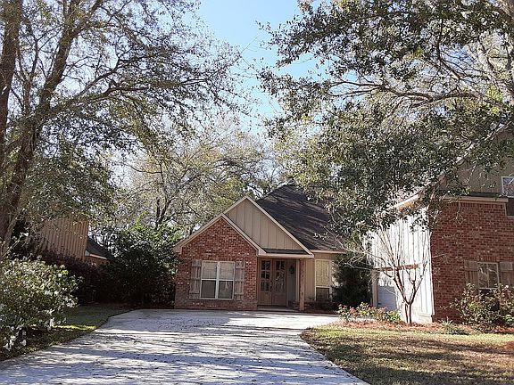 Large driveway and garage