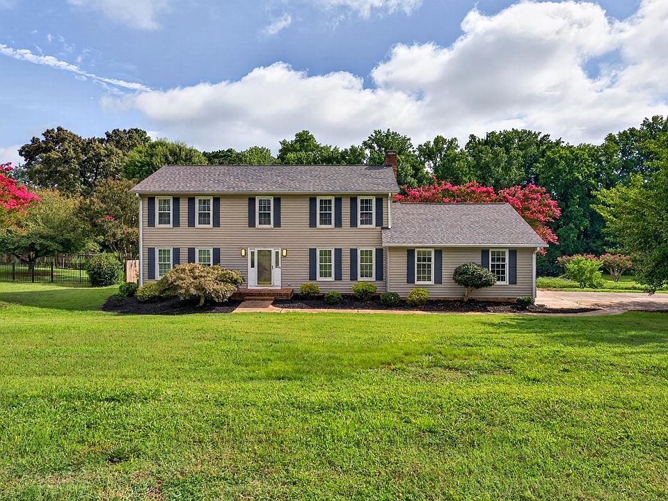 1st image of 804 Shoresbrook Dr